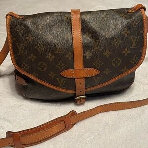 Beautiful Authentic Louis Vuitton Saumur.